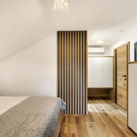 Apartmaji Kunej Pod Gradom With Sauna Апартаменты *