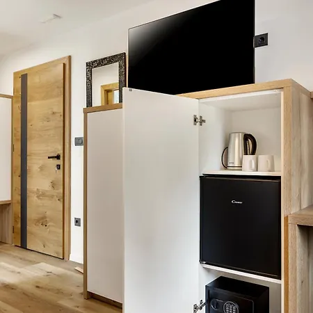 Апартаменты Apartmaji Kunej Pod Gradom With Sauna *