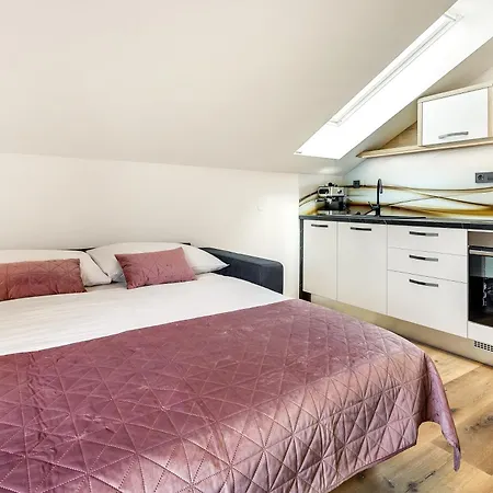 Apartmaji Kunej Pod Gradom With Sauna * Podsreda