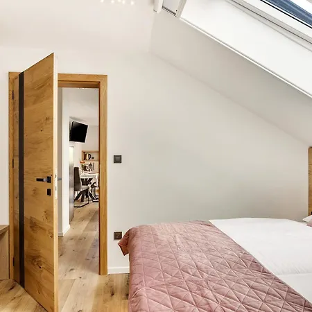 Апартаменты Apartmaji Kunej Pod Gradom With Sauna