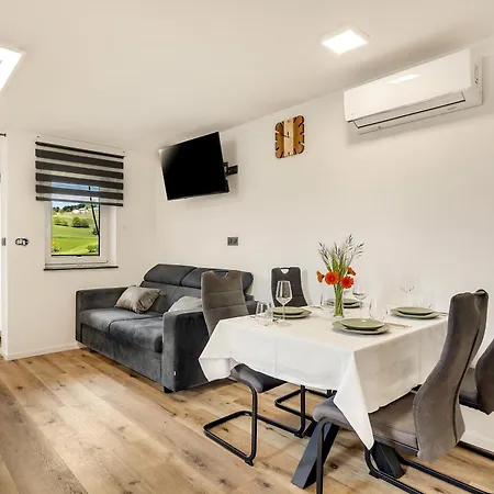 Apartmaji Kunej Pod Gradom With Sauna Апартаменты *