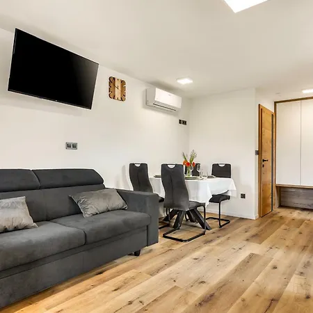 Apartmaji Kunej Pod Gradom With Sauna Apartment