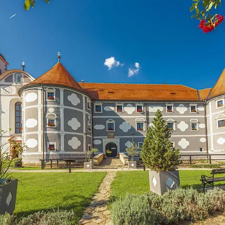 Apartmaji Kunej Pod Gradom With Sauna *