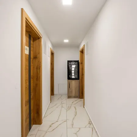 Apartment Apartmaji Kunej Pod Gradom With Sauna *