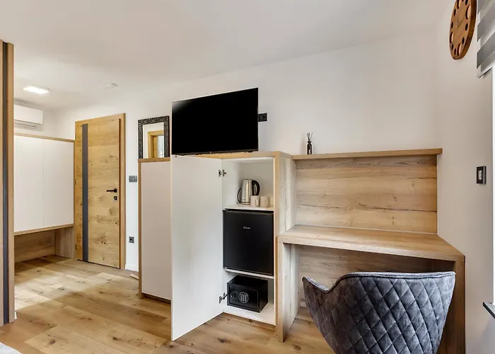 Appartement Apartmaji Kunej Pod Gradom With Sauna Podsreda