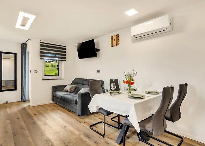 Apartmaji Kunej Pod Gradom With Sauna Appartement *